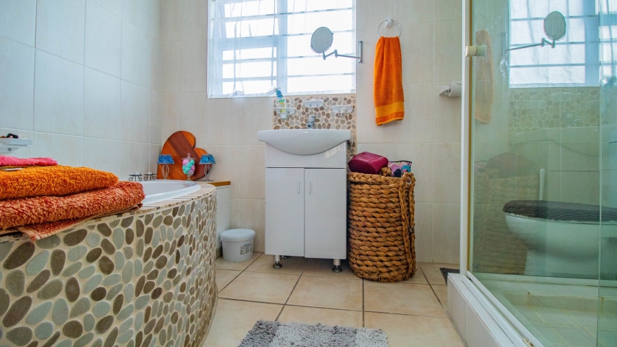 3 Bedroom Property for Sale in Plumstead Western Cape